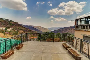 5BHK Arlington Contemporary by The Rentalgram - Image 2