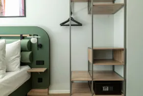 Numa | Large Accessible Studio with Kitchenette - Image 4
