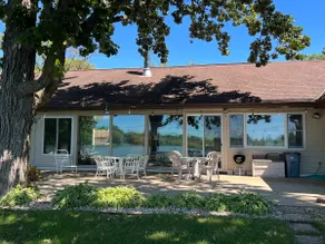 Spacious house on Rock River - Image 4
