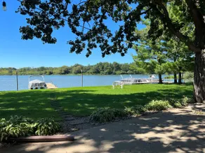 Spacious house on Rock River - Image 2