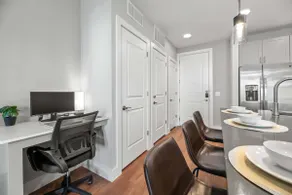 Luxury King 1bd Pool + Gym + Parking + Stockyards - Image 3