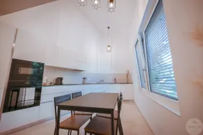 WakeUp - Bi-level Flat for 4 Pax, Wifi, Parking - Image 3