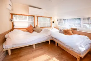 Vintage Trailer and Barrel Sauna Private Villa Limited to One Group Per Day - Image 3