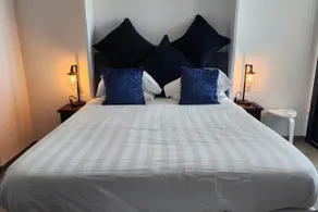 Seaside Serenity: Top Level Sea View & On-Site Spa - Image 3
