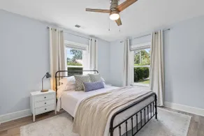 Bright & Cozy Retreat 10 Min to Downtown & 30+day - Image 5