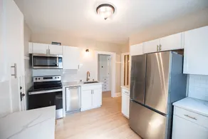 Shorewood's Sunny Craftsman - Image 4