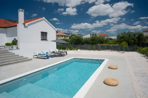Villa Activitas - Professional Fitness & Pool - Image 2