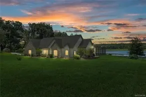Waters Edge-A Lakefront Oasis of Peace & Privacy - Image 2