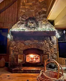Deer Head Lodge- Agassiz/Hemlock valley - Image 2