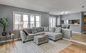 Peaceful Ardmore 2BR w/pool close to hospital & DT - Image 4