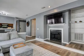 Peaceful Ardmore 2BR w/pool close to hospital & DT - Image 3
