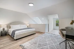 1 Bdrm Luxe Apartment in Niagara - Image 4