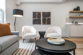 1 Bdrm Luxe Apartment in Niagara - Image 5