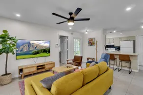 Lovely Home in Historic Sanford - Image 4