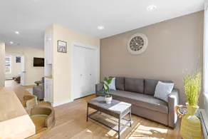 Sunlit Serenity/Contemporary Haven of Modrn Living - Image 4