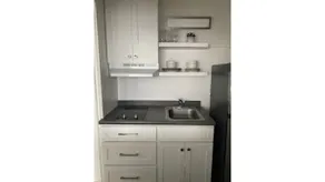 The Suites at The George 212 - Image 4