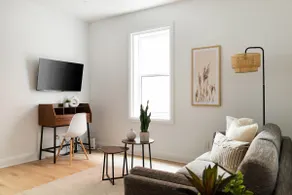 KING bed, Free Parking, Central Location & Cozy - Image 5