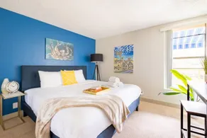 La Jolla UTC w/Pool&HotTub, Parking, DBL King Beds - Image 3