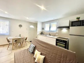 21. The Mediterranean: Luxury Duplex/Air Conditioning - Image 2