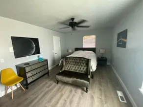 Cozy, groovy and modern 70s home - Image 5