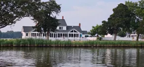 Warwick Farms waterfront Retreat - Image 2