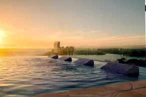 NEW Apt w/ Wow Rooftop Pool View - Image 3