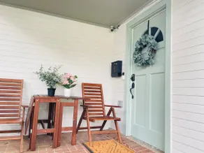 Centrally Located Manor - Image 2