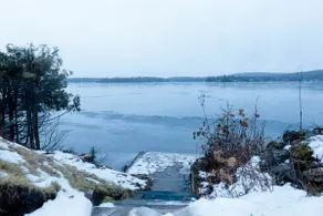 Lake retreat - Image 2