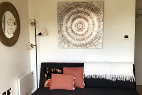 Modern one bedroom self contained pod - Image 3