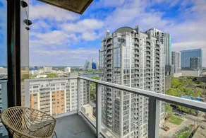 18th Floor Studio Suite Downtown Luxury High Rise - Image 4
