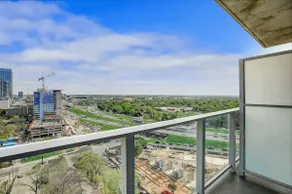18th Floor Studio Suite Downtown Luxury High Rise - Image 5