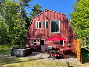 Cute Midcoast Cottage w Hot Tub - Image 2