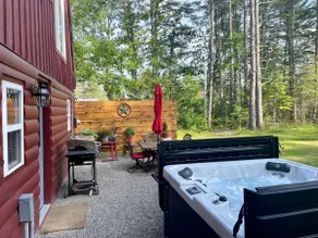 Cute Midcoast Cottage w Hot Tub - Image 3
