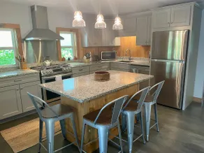 Cute Midcoast Cottage w Hot Tub - Image 5