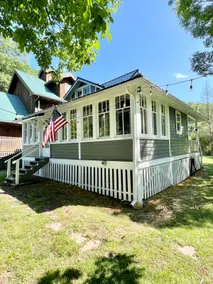 Riverfront Cottage with a large enclosed porch! - Image 5