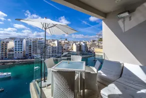 St Julian's seafront Apartment - Image 3