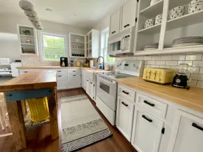 Conrad House - A Lunenburg Waterfront Retreat! - Image 3