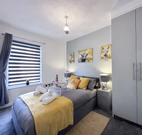 Sleek Skyward Serenity 2bed w Pool Table - Ystrad - Image 2