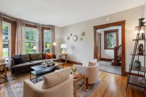 Strathmore Contemporary Home - Image 2