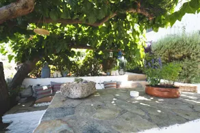 Secluded villa with pool & sea views near Chania - Image 5