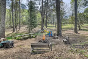 Secluded 4 Bed | Near Daisy Park | Lakeside & Dock - Image 3