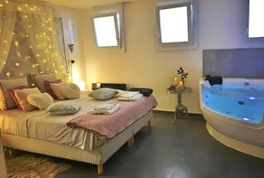 Suite & Spa - Jacuzzi Apartment - Image 5