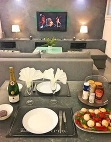 Suite & Spa - Jacuzzi Apartment - Image 4