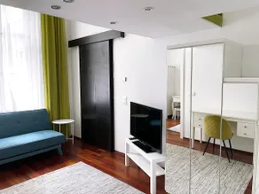 Deluxe Cosmopolitan Apartment Budapest with Free Parking - Image 4