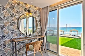 Beachside Bliss W Jacuzzi Beachside house and Jacuzzi - Image 4