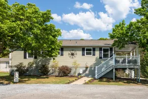 Updated 3BR lakefront home with hot tub! - Image 2
