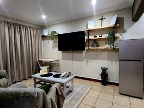 Lily Rest Garden Cottage - Image 3