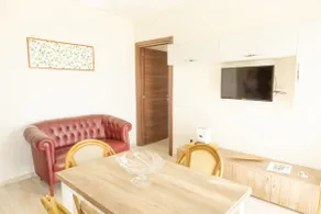 Apartment with a relaxing view of the greenery - Image 2