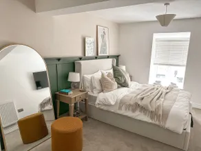 Stylish, comfortable, convenient! - Image 3