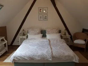 Romantic Rose Cottage - Image 3
